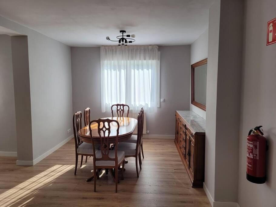 Casa Julio, Bonita Casa Comoda Y Espaciosa, Totalmente Reformada Con Terraza Y Jardin Privado Рьесу Экстерьер фото